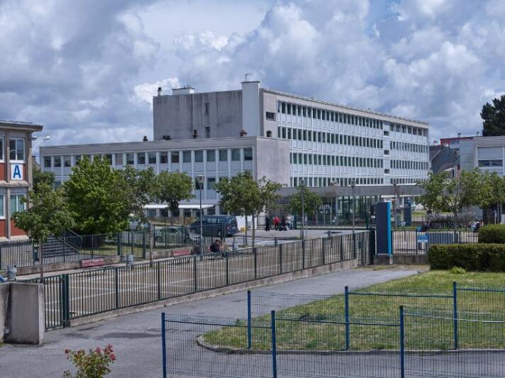 Vue D'ensemble Lycée et Entrée.jpg